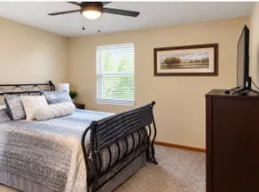 Downtown Comfy 2 BDR -Close walk to everything! - Image 3