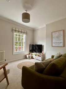 Charming Townhouse Retreat - Image 4