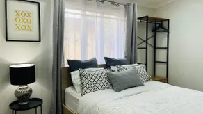 u3, Spacious 1-Bedroom Retreat - Image 3