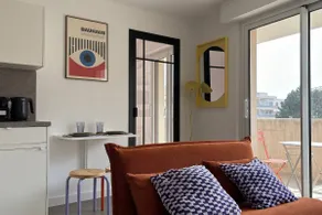 Le BAUHAUS appart moderne et rénové avec parking - Image 3