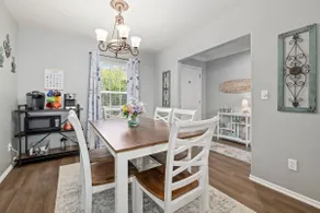 Cozy Home in Beautiful Bentonville! - Image 5