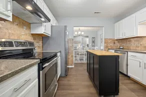 Cozy Home in Beautiful Bentonville! - Image 3