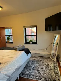 Amazing 3 bedroom apt + private patio - Image 3