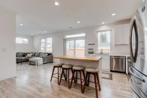 Battle Ground Gem: KING Bed + Playroom! +HOT TUB - Image 2