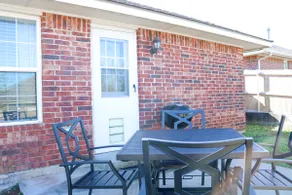 Charming Yet Modern 3bd Home - Image 5