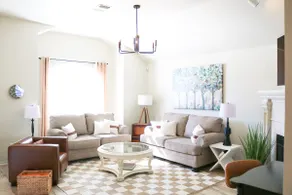 Charming Yet Modern 3bd Home - Image 2