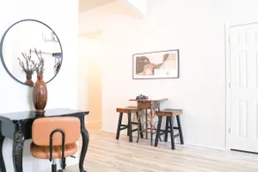 Charming Yet Modern 3bd Home - Image 4