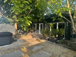 Bluebird Guesthouse Private Jacuzzi House - Image 4