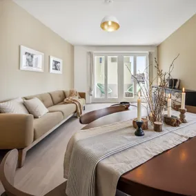 Renovated 3BR · Balcony · Oerlikon Station - Image 3