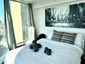 Prime Luxury Condo Posh Yorkville Toronto 1+1 BR - Image 2