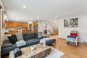 Main floor luxury House in Calgary SE - Image 3