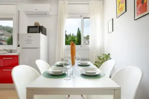 2 BDRS aparment near Montserrat - Image 5