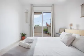 2 BDRS aparment near Montserrat - Image 2