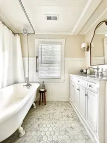 White Oak Hill - Historic Farmhouse Retreat - Image 4