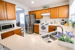 Rare to find Cozy Close to Lackland AFB SeaWorld - Image 5