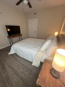Luxury 2BR/2BA w Pool, Gym & Balcony Near Ft. Hood - Image 5