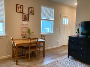 Peaceful suite near DT Gresham - Image 4