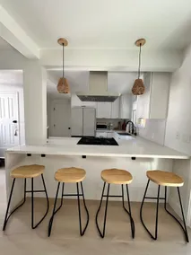 Stylish Beach Close Home Freshly Remodeled - Image 4