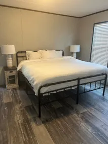 Ecstatic 3BR Close to I-10 - Image 3