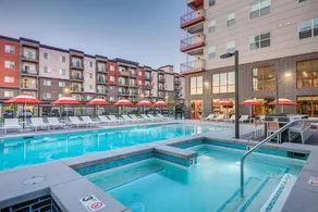 Beautiful SLC Suite pool|spa|gym|freeparking - Image 4