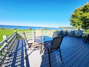 Oneida Lakeside Retreat - Image 4
