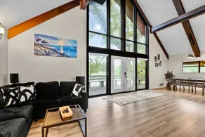 Private LakeHouse | HotTub w/lakeview, Pets Kayaks - Image 3