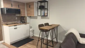 Cozy Minimal-Rustic Suite near Calgary Airport &DT - Image 5