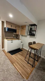 Cozy Minimal-Rustic Suite near Calgary Airport &DT - Image 4