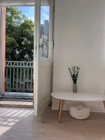 Sunny apartment by the castle - Image 4