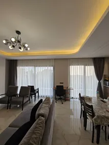 Large Duplex Penthouse, Sea View & Beach Access - Image 2