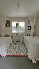 Kuzi Twin Room on Winifred Beach Road - Image 4