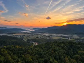 Luxury, 3.5 mi from VT, Private - Image 2