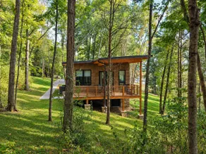 Luxury, 3.5 mi from VT, Private - Image 4
