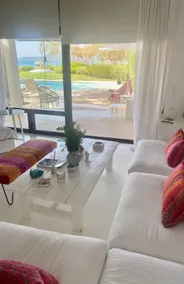 Villa con terraza, piscina privada e internet de alta velocidad | Vistas a la montaña - Image 4