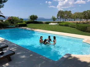 Villa con terraza, piscina privada e internet de alta velocidad | Vistas a la montaña - Image 2
