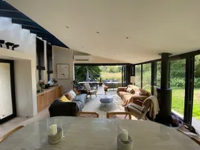 Architectural 5 bedroom house in woodland setting - Image 2