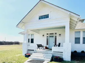 Charming, Fully Restored Farmhouse on Acreage - Image 2