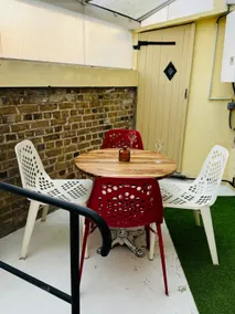 Townhouse, sleeps 4, hypercenter - Image 3