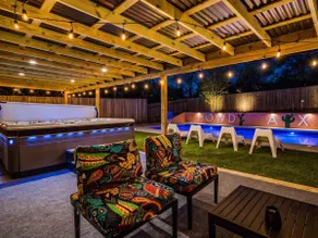 Heated Pool/Spa/Golf/Billiard/Shuffleboard Home - Image 3
