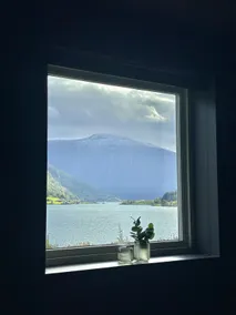 Idyllic villa with spectacular fjord views - Image 4