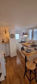 Stylish boutique maisonette (2nd & 1st floor) - Image 5