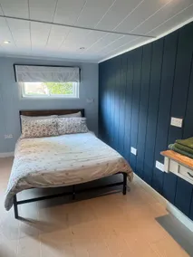 Cabin in Exeter with Lush Views And Free Parking - Image 4