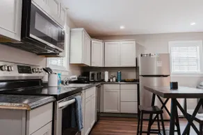 Convenient garage apartment - Image 2