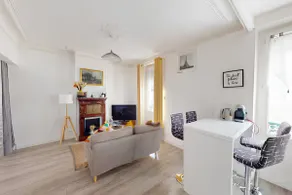 Cozy APT in Le Perreux with Parisian Charm & Disneyland Fun - Image 4