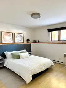 Private Unit with Patio & Fire Pit (Free Parking!) - Image 2