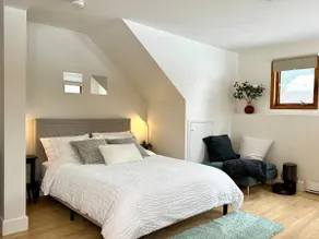 Private Unit with Patio & Fire Pit (Free Parking!) - Image 3