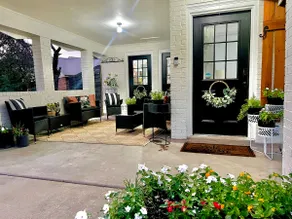 Newly Renovated Home - Sleeps 10 - Image 2