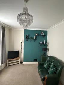 Stylish and cosy, just a short walk from the quays - Image 3