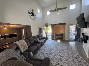 Phoenix Sunset Oasis W/king bed, heated spa & pool - Image 3