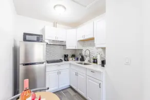 Modern Oasis in the Heart of Brandon. - Image 3